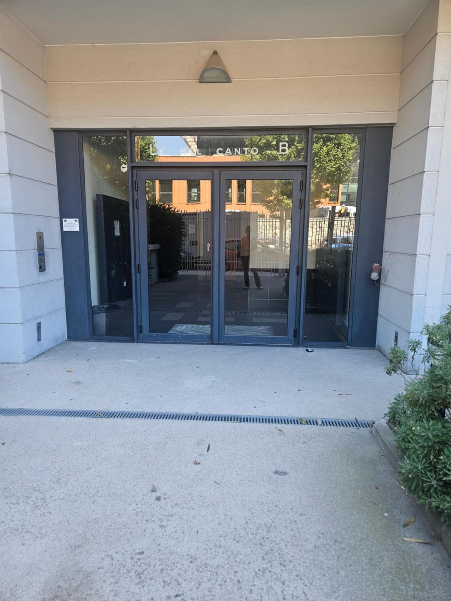 T2 Spacieux Avec Terrasse Et Clim Appartement *